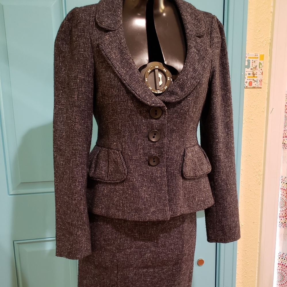 Nanette Lepore size 2 classy feminine women's suit